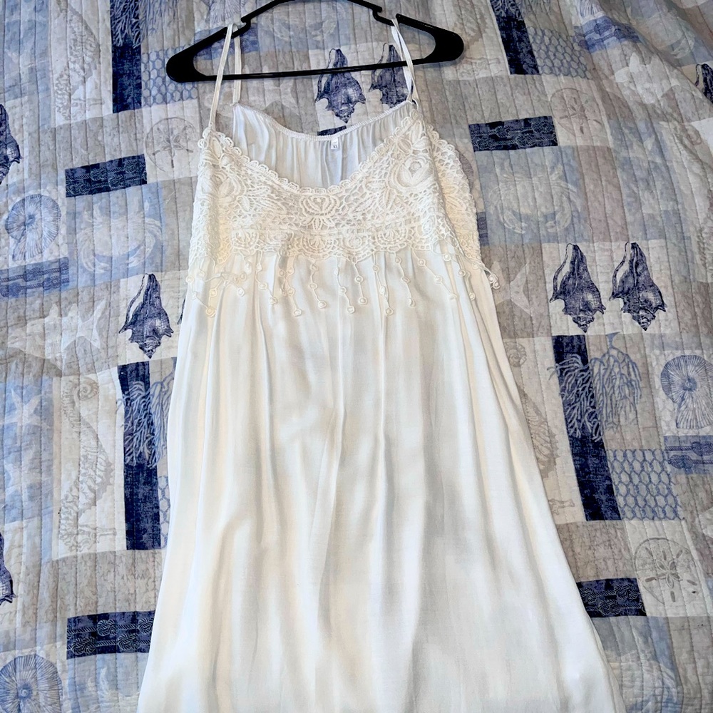 XL White Lightweight Dress